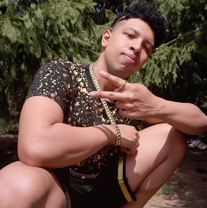 Meet your Posher, Devin